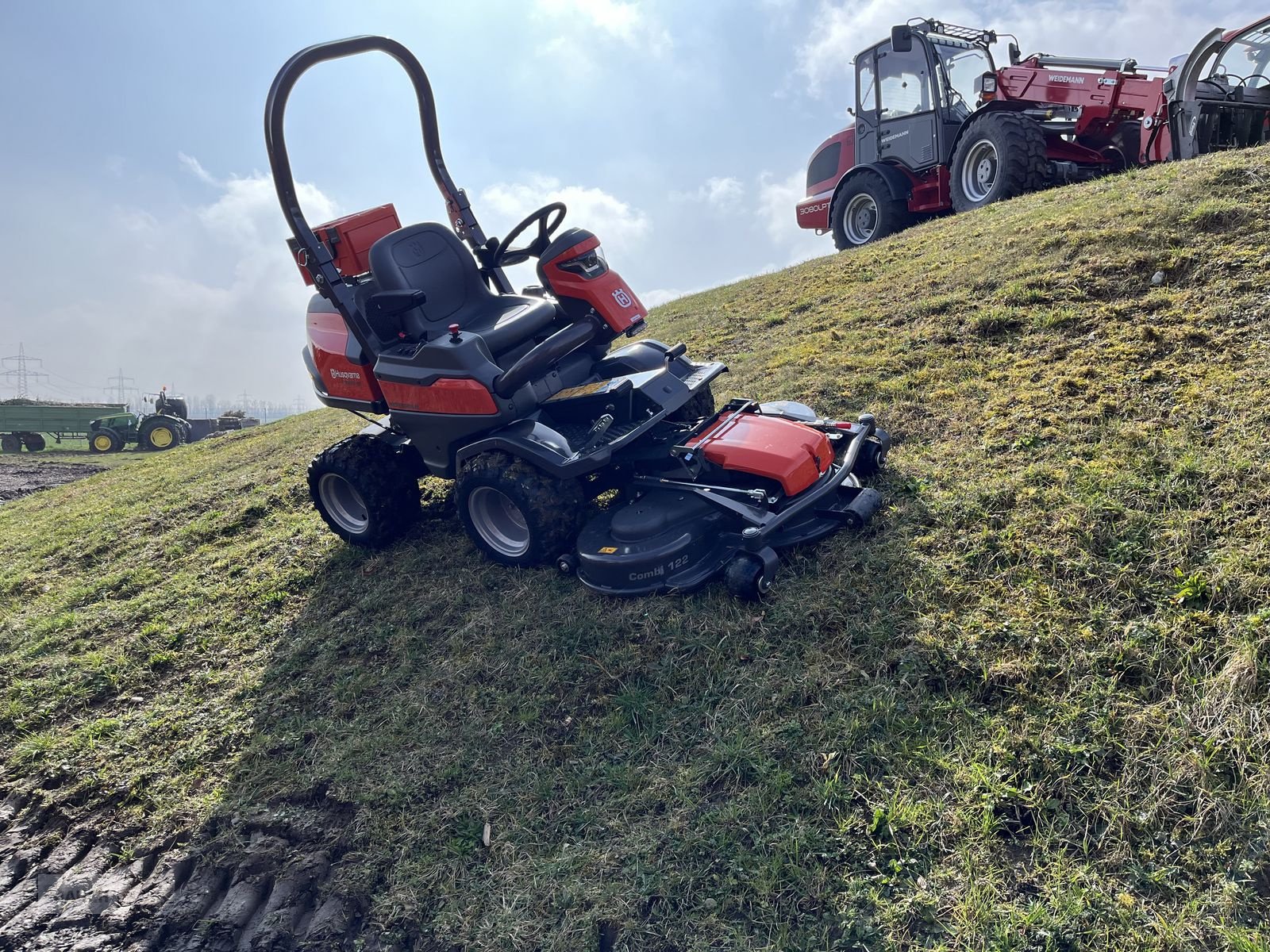 Rasentraktor del tipo Husqvarna P 524XR Efi mit Funksteuerung inkl. Mähdeck, Vorführmaschine en Burgkirchen (Imagen 21)