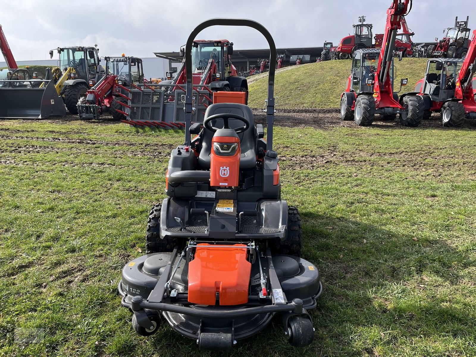 Rasentraktor del tipo Husqvarna P 524XR Efi mit Funksteuerung inkl. Mähdeck, Vorführmaschine en Burgkirchen (Imagen 7)