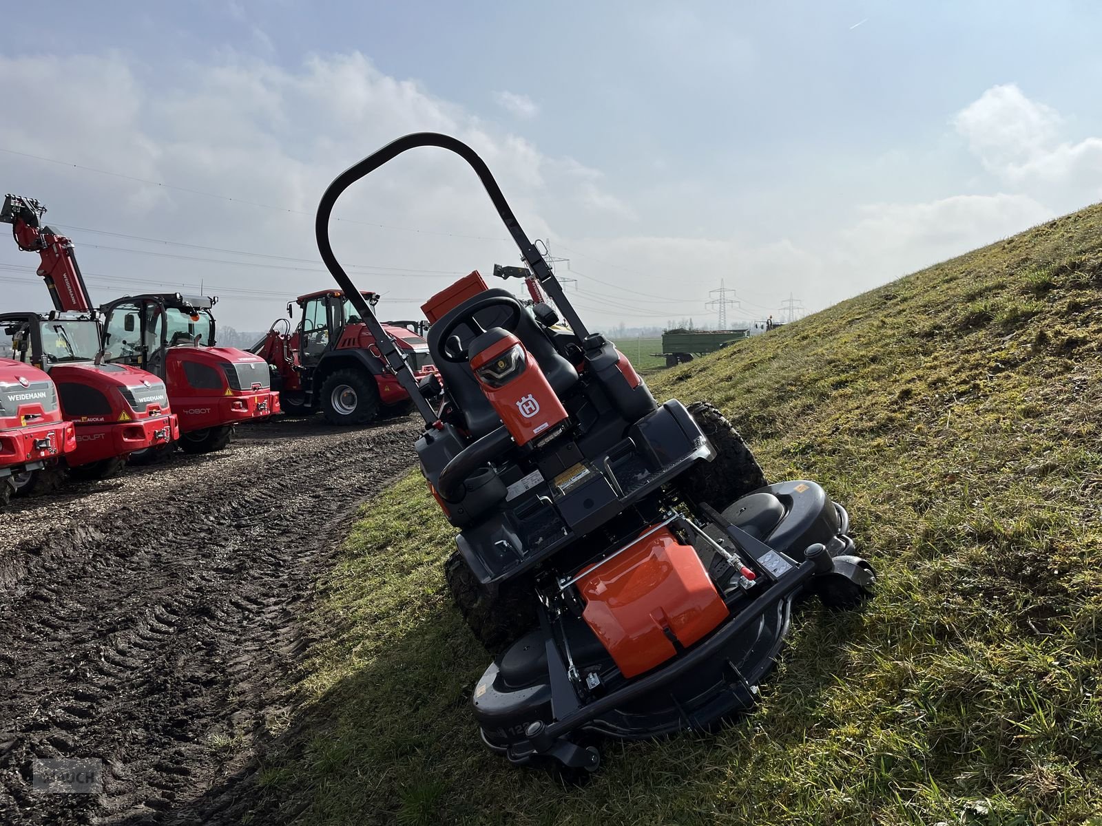 Rasentraktor des Typs Husqvarna P 524XR Efi mit Funksteuerung inkl. Mähdeck, Vorführmaschine in Burgkirchen (Bild 23)