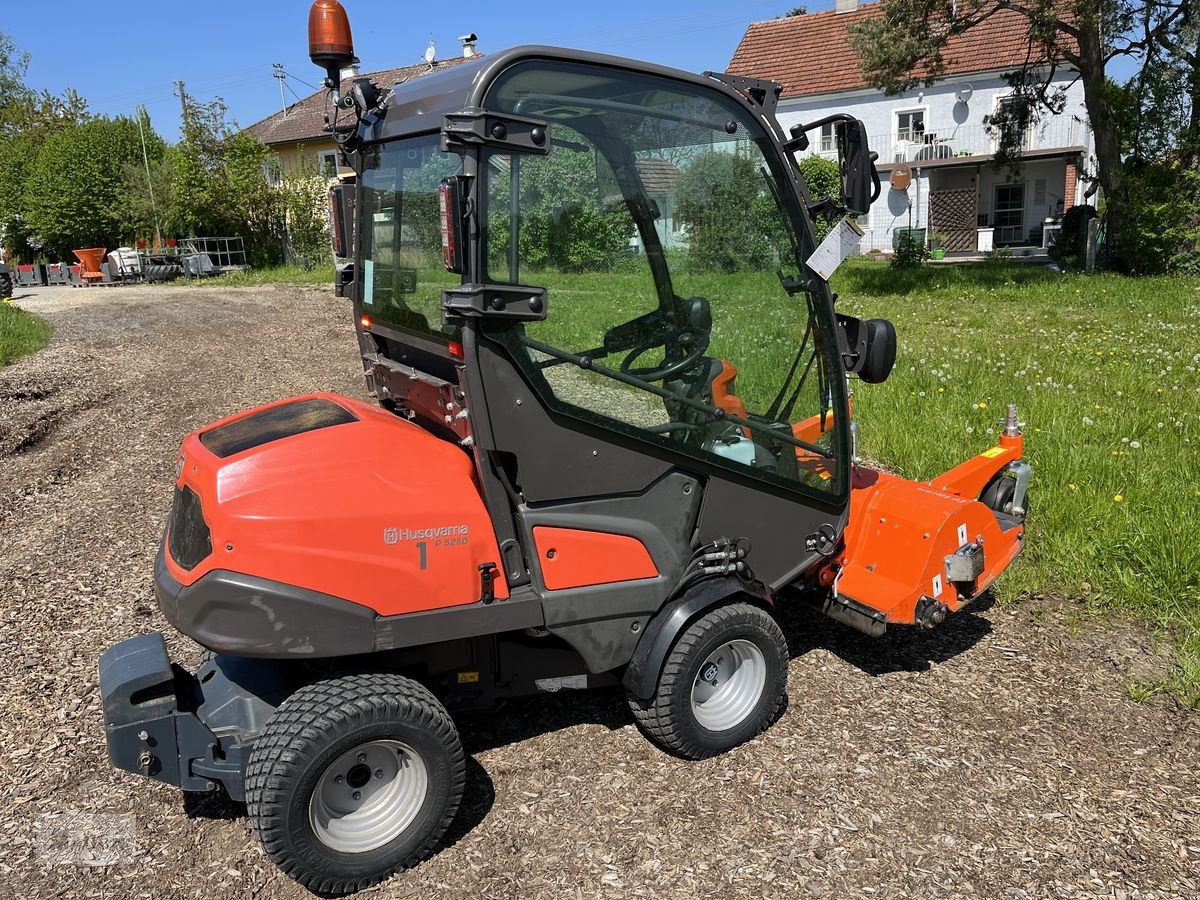 Rasentraktor typu Husqvarna P 525 D mit Kabine und Schleglmäher, Gebrauchtmaschine v Burgkirchen (Obrázek 8)