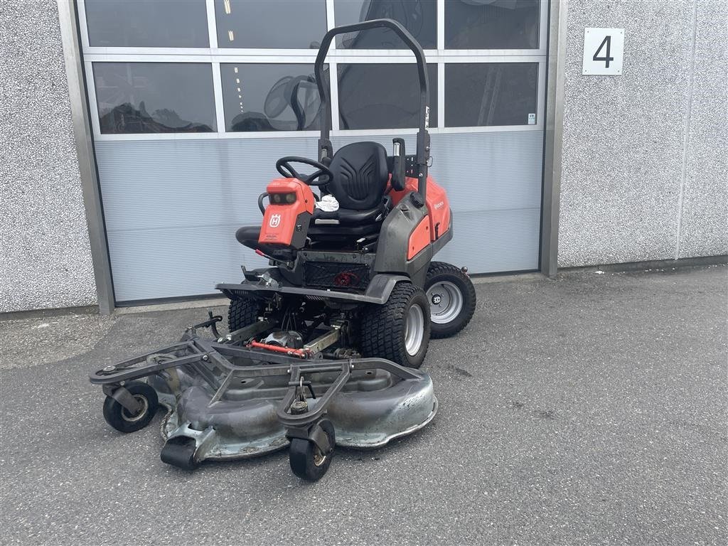 Rasentraktor del tipo Husqvarna P 525D m. 155 cm. Klipperbord, Gebrauchtmaschine en Holstebro (Imagen 1)