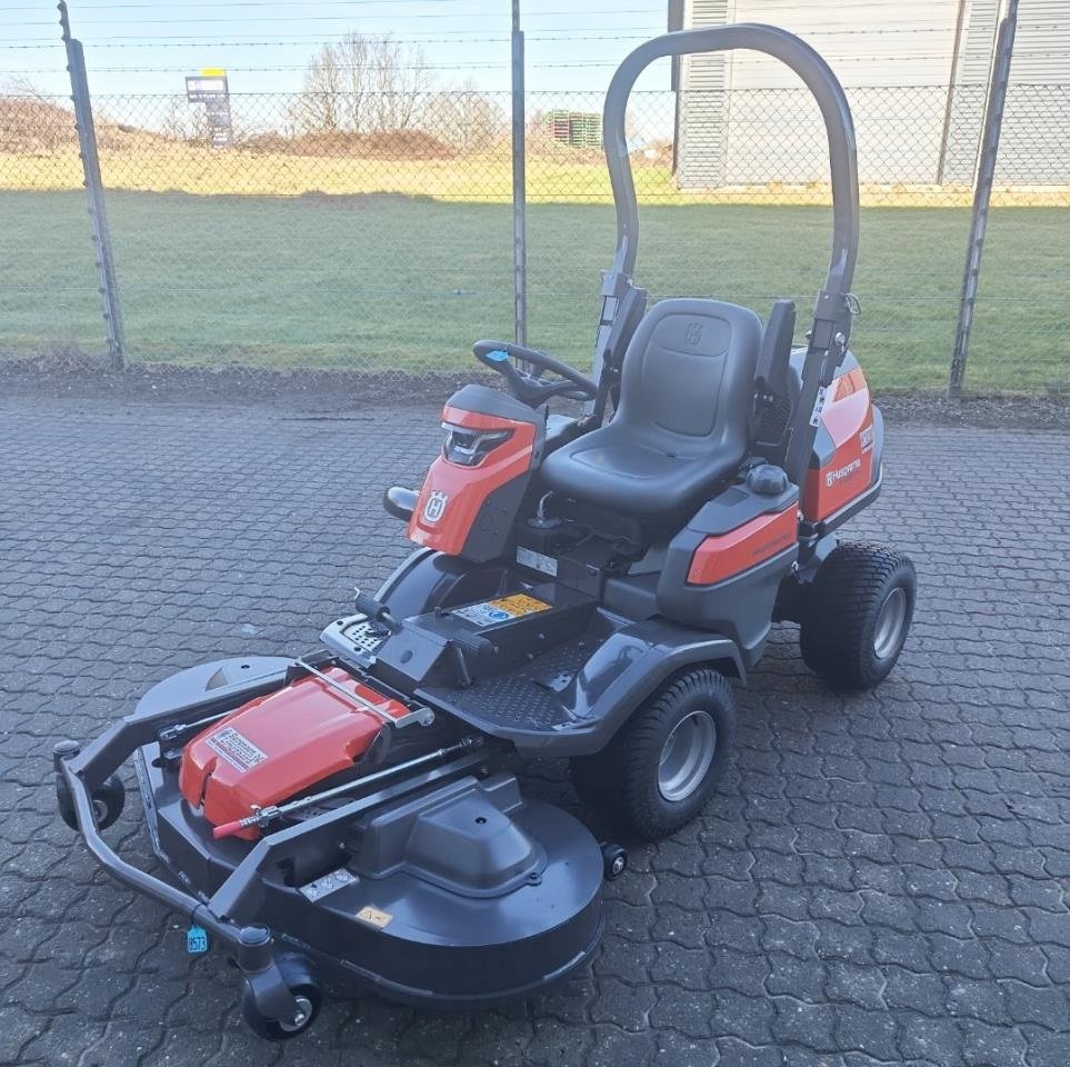 Rasentraktor des Typs Husqvarna P524EFI, Gebrauchtmaschine in Viborg (Bild 1)