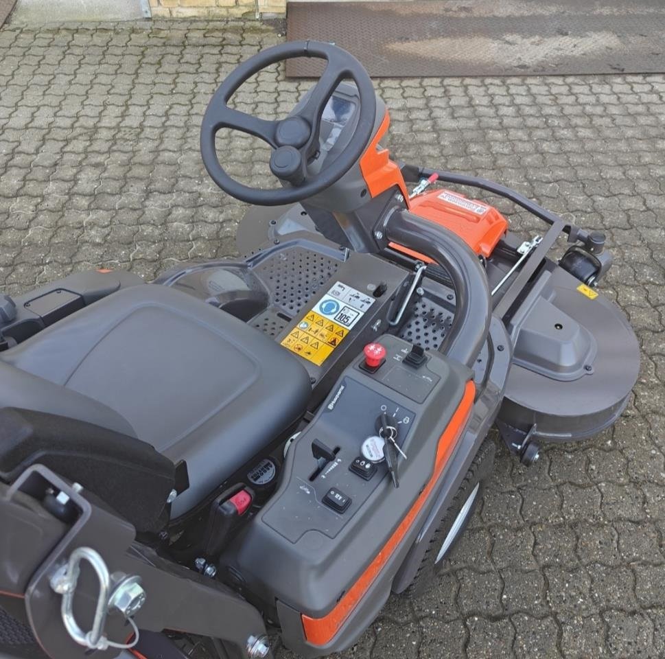 Rasentraktor типа Husqvarna P524EFI, Gebrauchtmaschine в Viborg (Фотография 8)