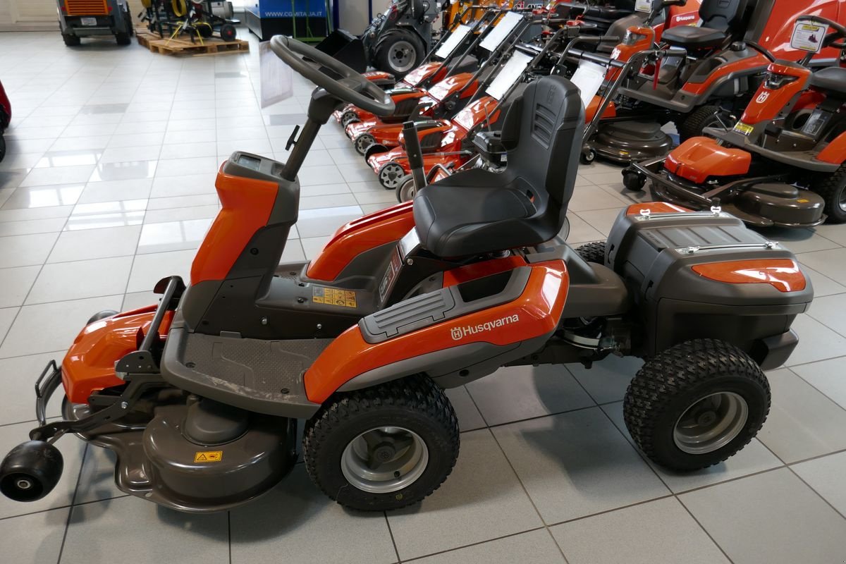 Rasentraktor du type Husqvarna R 200iX, Gebrauchtmaschine en Villach (Photo 2)