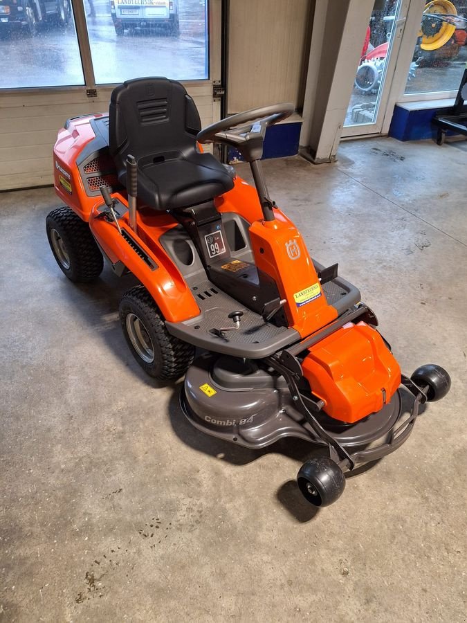 Rasentraktor tip Husqvarna R 214 C, Gebrauchtmaschine in Villach (Poză 1)