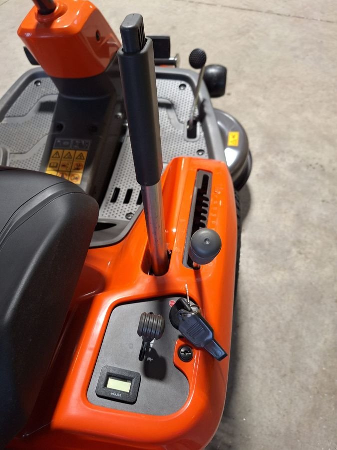 Rasentraktor za tip Husqvarna R 214 C, Gebrauchtmaschine u Villach (Slika 4)