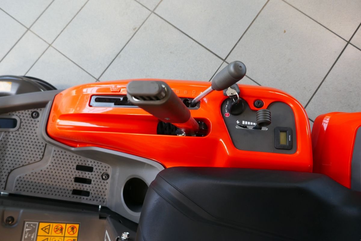 Rasentraktor del tipo Husqvarna R 214 C, Gebrauchtmaschine In Villach (Immagine 9)