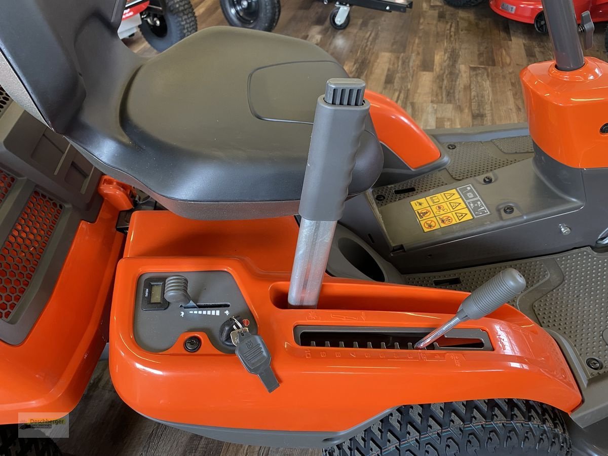 Rasentraktor del tipo Husqvarna R 214 TC Comfort Edition, Neumaschine In Senftenbach (Immagine 8)