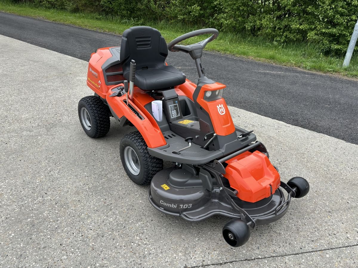 Rasentraktor del tipo Husqvarna R 216 T  AWD, Neumaschine en Starrein (Imagen 5)