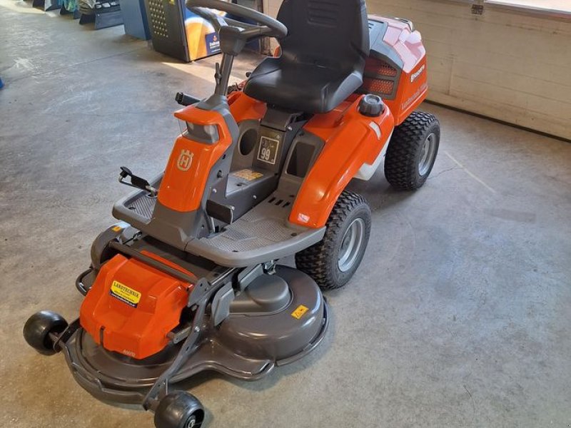 Rasentraktor za tip Husqvarna R 216T AWD, Gebrauchtmaschine u Villach (Slika 1)