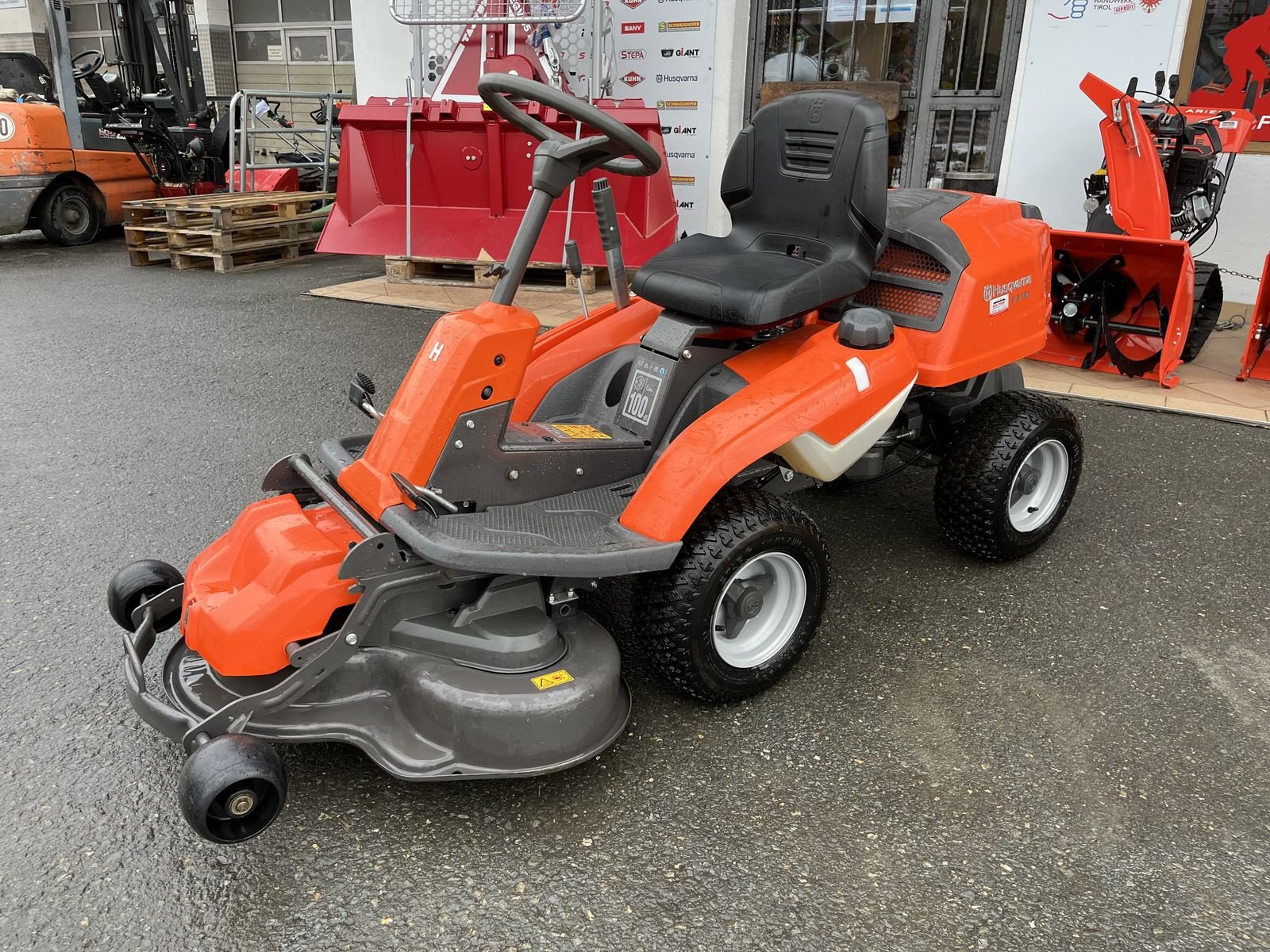 Rasentraktor tipa Husqvarna R213C, Gebrauchtmaschine u Reith bei Kitzbühel (Slika 1)