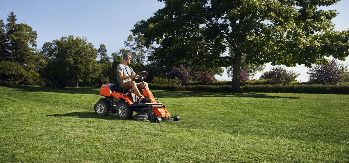 Rasentraktor tipa Husqvarna R214 C, Neumaschine u Starrein (Slika 2)