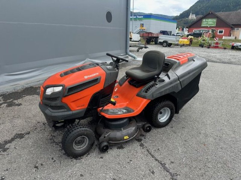 Rasentraktor van het type Husqvarna Rasentraktor CTH 224T 11,8kW, gebraucht, Gebrauchtmaschine in Tamsweg (Foto 1)