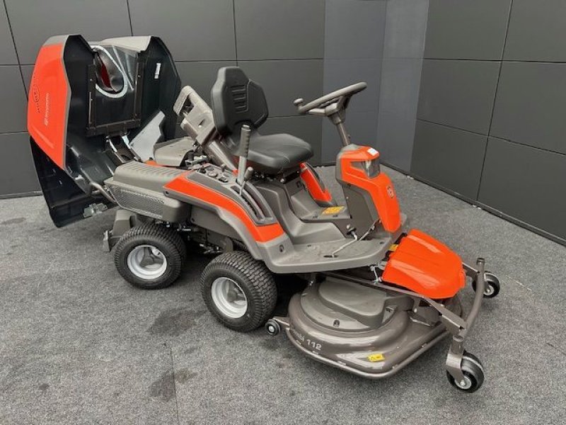 Rasentraktor типа Husqvarna Rasentraktor RC320Ts AWD 112cm Mähdeck, 16,9PS, Neumaschine в Tamsweg (Фотография 18)