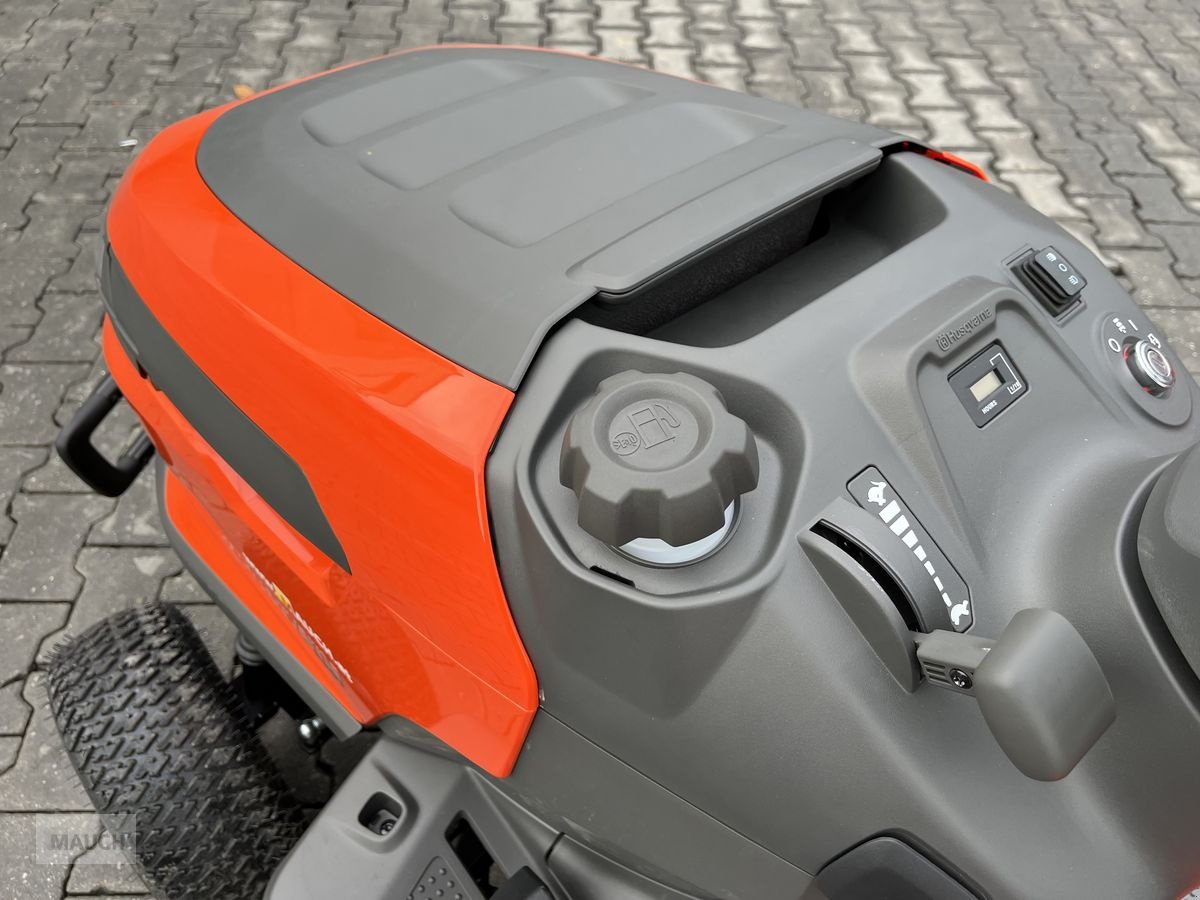 Rasentraktor Türe ait Husqvarna Rasentraktor TC 220T 20PS, Frühbesteller!!, Neumaschine içinde Burgkirchen (resim 2)