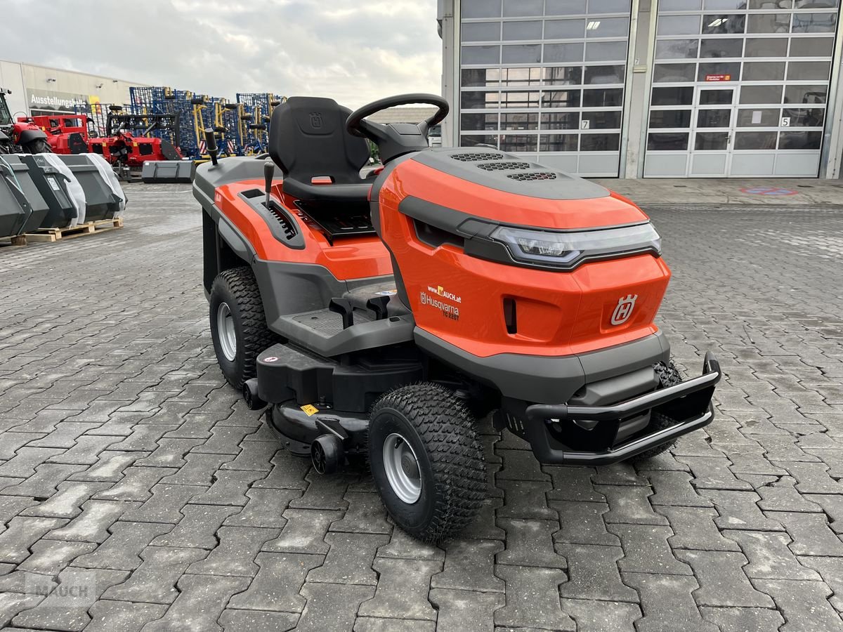 Rasentraktor Türe ait Husqvarna Rasentraktor TC 220T 20PS, Frühbesteller!!, Neumaschine içinde Burgkirchen (resim 1)