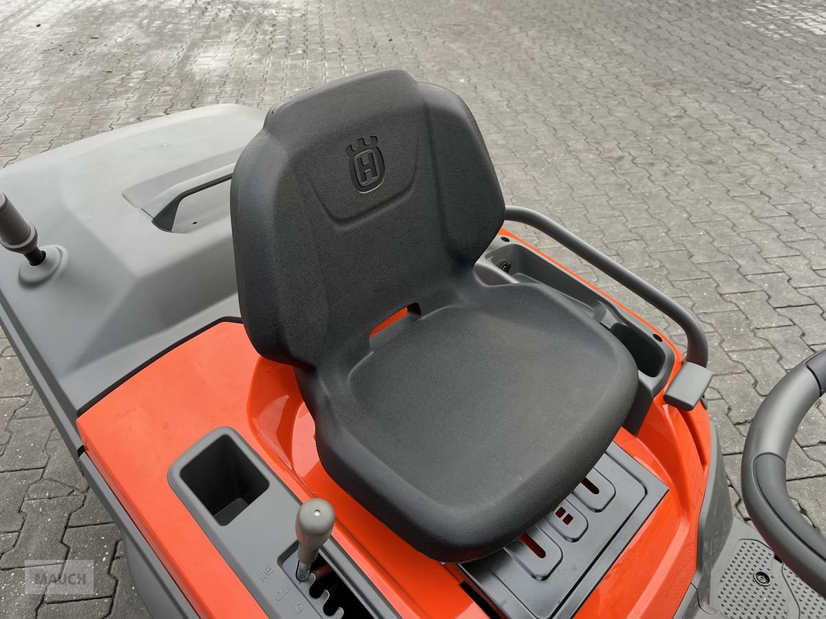 Rasentraktor от тип Husqvarna Rasentraktor TC 220T 20PS, Frühbesteller!!, Neumaschine в Burgkirchen (Снимка 5)