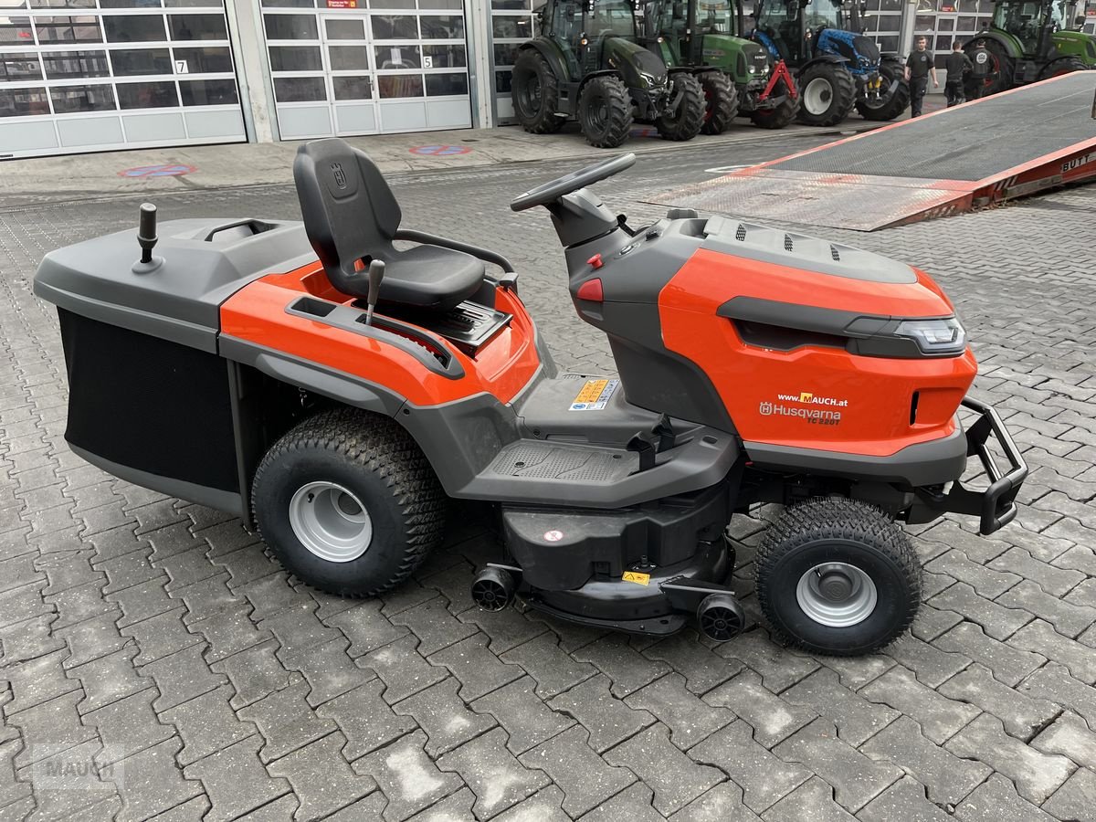 Rasentraktor des Typs Husqvarna Rasentraktor TC 220T 20PS, Frühbesteller!!, Neumaschine in Burgkirchen (Bild 13)