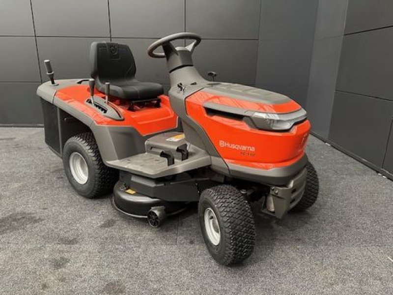 Rasentraktor Türe ait Husqvarna Rasentraktor TC112 mit 95cm Mähdeck 10,8PS, Neumaschine içinde Tamsweg (resim 1)