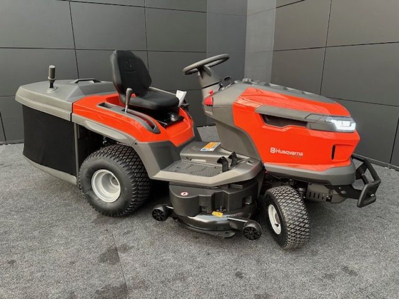 Rasentraktor del tipo Husqvarna Rasentraktor TC220T 108cm Schnittbreite 19.58PS, Neumaschine en Tamsweg (Imagen 4)