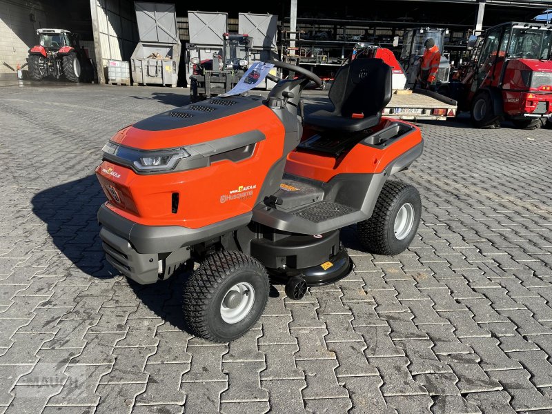 Rasentraktor от тип Husqvarna Rasentraktor TS 215T mit Seitenauswurf / Mulchki, Neumaschine в Burgkirchen (Снимка 1)