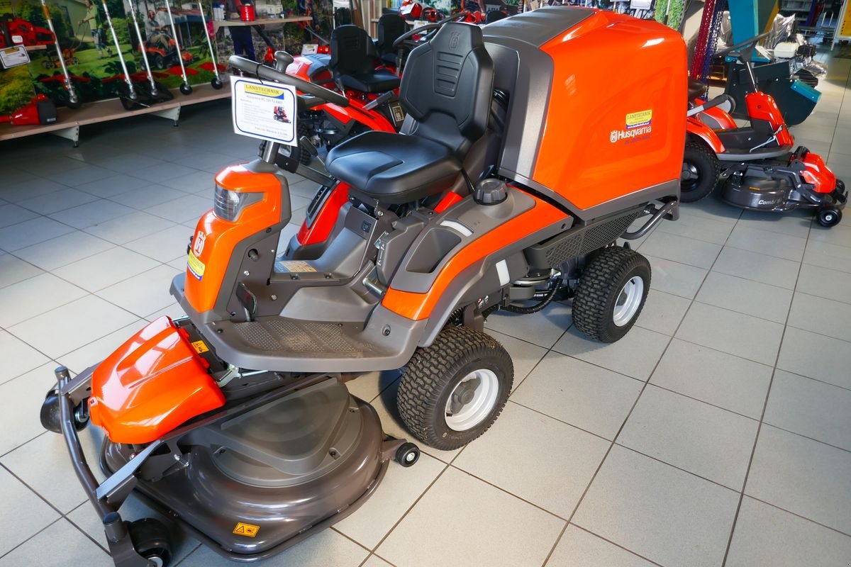 Rasentraktor typu Husqvarna RC 320 TS AWD, Gebrauchtmaschine w Villach (Zdjęcie 1)