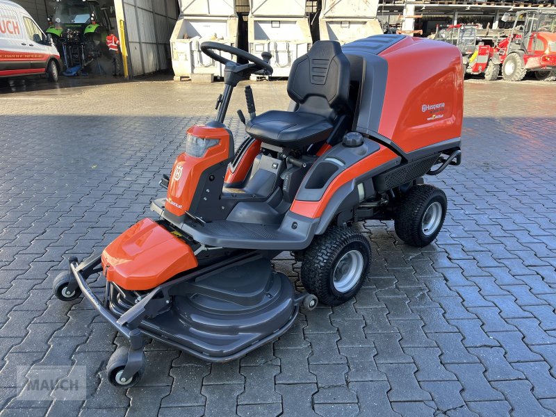 Rasentraktor del tipo Husqvarna RC 320Ts AWD mit 112cm Mähdeck, 60h, Gebrauchtmaschine In Burgkirchen (Immagine 1)