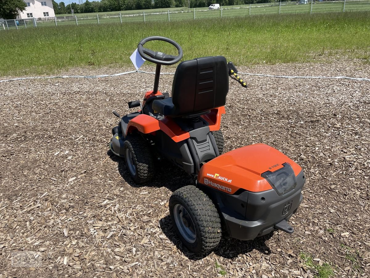 Rasentraktor del tipo Husqvarna Rider 112iC Batterie / Akku Rider, Neumaschine en Burgkirchen (Imagen 7)