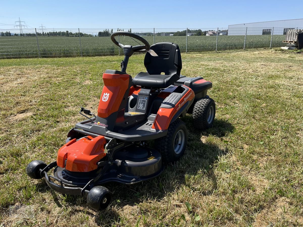 Rasentraktor des Typs Husqvarna Rider 200iX Akku FRÜHBEZUGSAKTION, Neumaschine in Burgkirchen (Bild 14)