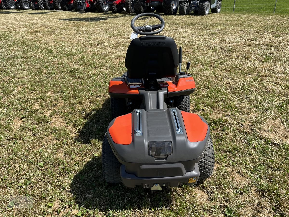 Rasentraktor van het type Husqvarna Rider 200iX Akku FRÜHBEZUGSAKTION, Neumaschine in Burgkirchen (Foto 9)