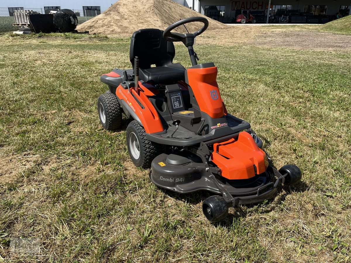 Rasentraktor of the type Husqvarna Rider 200iX Akku inkl. Kostenloser Motorsäge 550, Neumaschine in Burgkirchen (Picture 12)