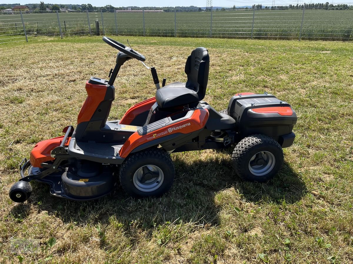 Rasentraktor of the type Husqvarna Rider 200iX Akku inkl. Kostenloser Motorsäge 550, Neumaschine in Burgkirchen (Picture 7)