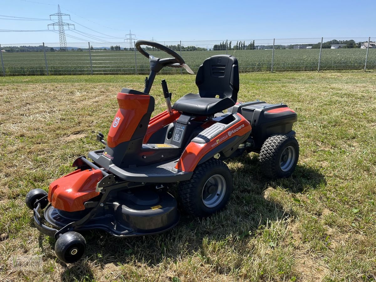 Rasentraktor of the type Husqvarna Rider 200iX Akku inkl. Kostenloser Motorsäge 550, Neumaschine in Burgkirchen (Picture 15)