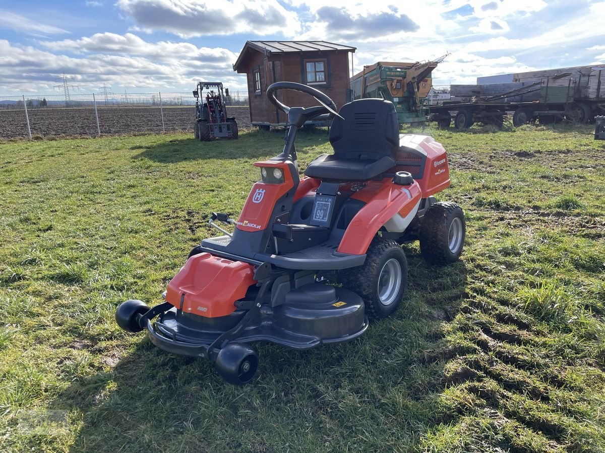 Rasentraktor του τύπου Husqvarna Rider 216 T AWD 103cm & Schneeschild, Neumaschine σε Burgkirchen (Φωτογραφία 10)