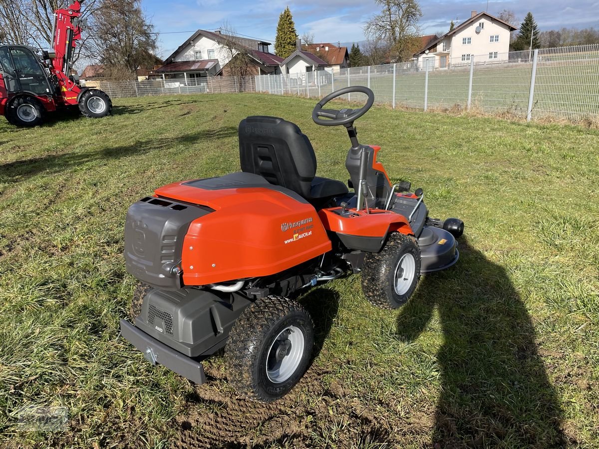 Rasentraktor του τύπου Husqvarna Rider 216 T AWD 103cm & Schneeschild, Neumaschine σε Burgkirchen (Φωτογραφία 5)