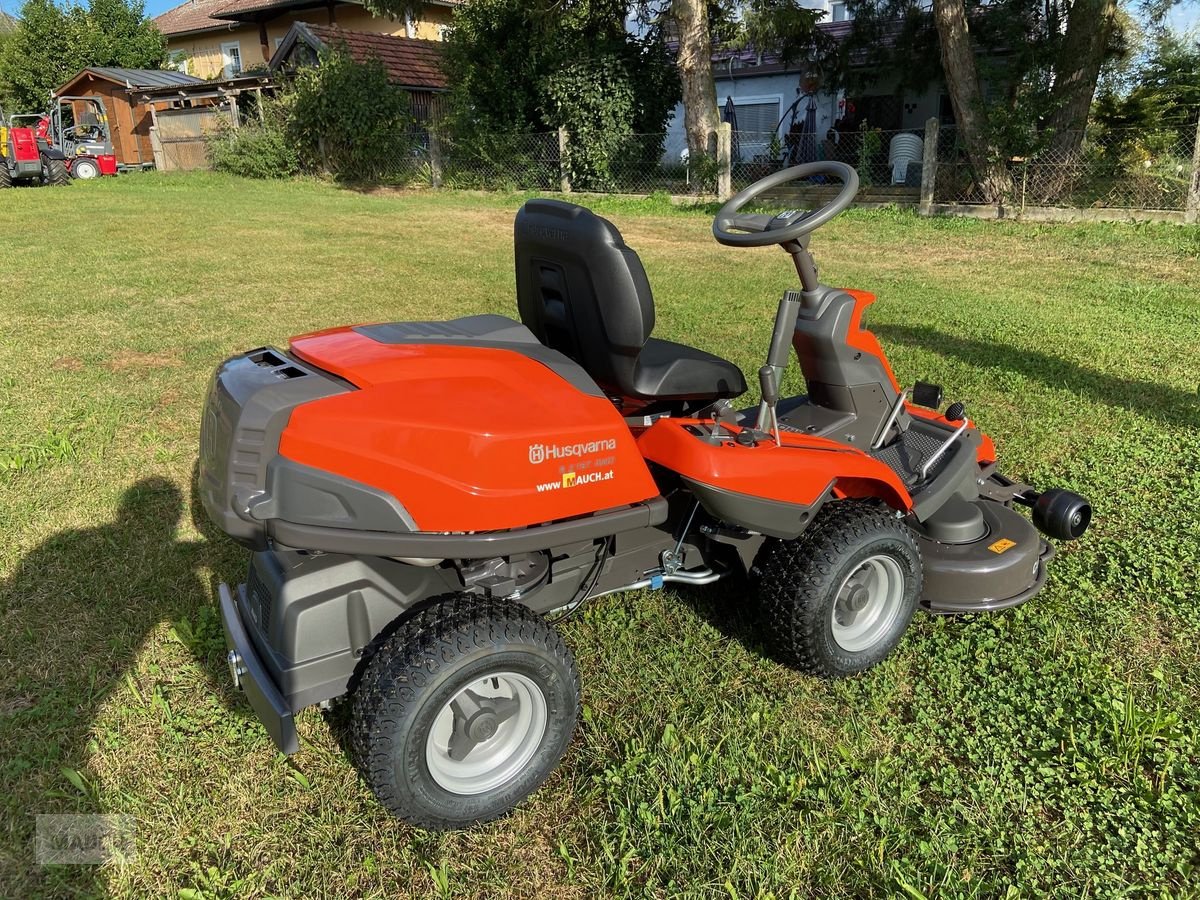 Rasentraktor του τύπου Husqvarna Rider 216 T AWD 103cm & Schneeschild, Neumaschine σε Burgkirchen (Φωτογραφία 17)