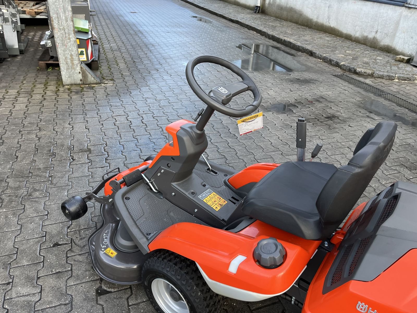 Rasentraktor del tipo Husqvarna Rider 216T AWD mit 94cm Mähdeck & Schneeschild, Vorführmaschine en Burgkirchen (Imagen 8)