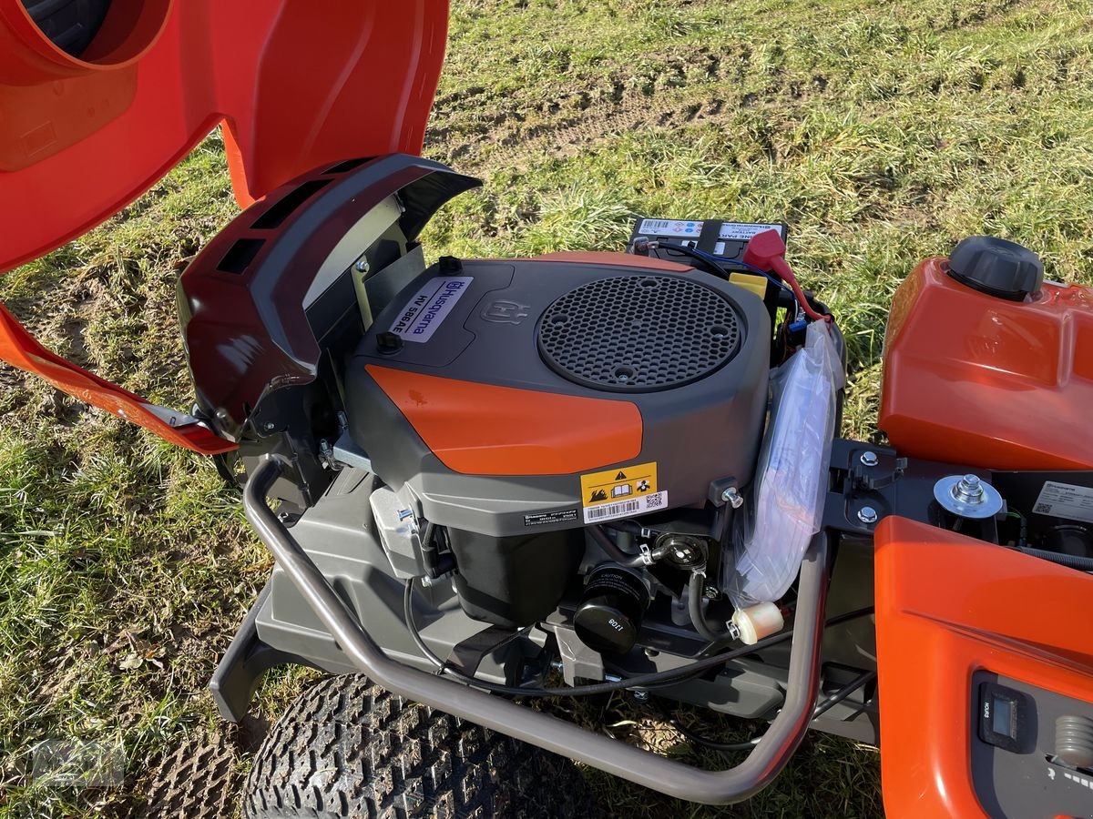 Rasentraktor typu Husqvarna Rider 216T AWD mit Mähdeck & Schneeschild, Neumaschine v Burgkirchen (Obrázek 4)