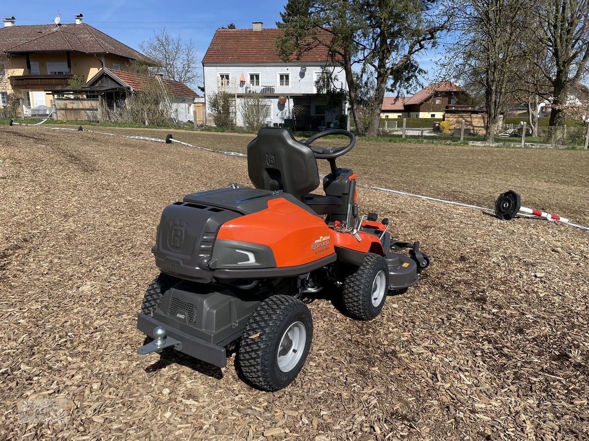 Rasentraktor des Typs Husqvarna Rider 316 TsX AWD inkl. Mähdeck & Schneeschild!!, Neumaschine in Burgkirchen (Bild 19)