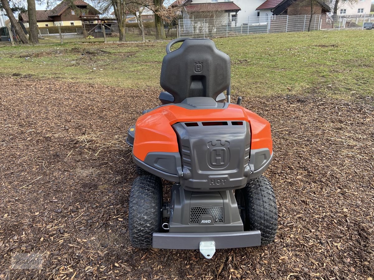 Rasentraktor a típus Husqvarna Rider 320X AWD 103cm & Schneeschild, Gebrauchtmaschine ekkor: Burgkirchen (Kép 14)