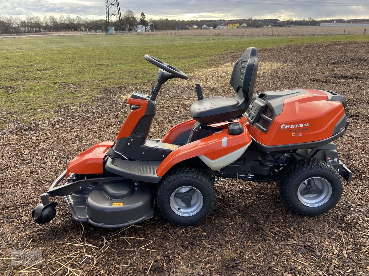 Rasentraktor of the type Husqvarna Rider 320X AWD 103cm & Schneeschild, Gebrauchtmaschine in Burgkirchen (Picture 16)