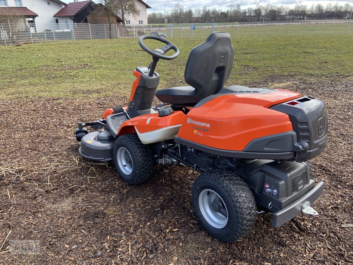 Rasentraktor του τύπου Husqvarna Rider 320X AWD 103cm & Schneeschild, Gebrauchtmaschine σε Burgkirchen (Φωτογραφία 15)