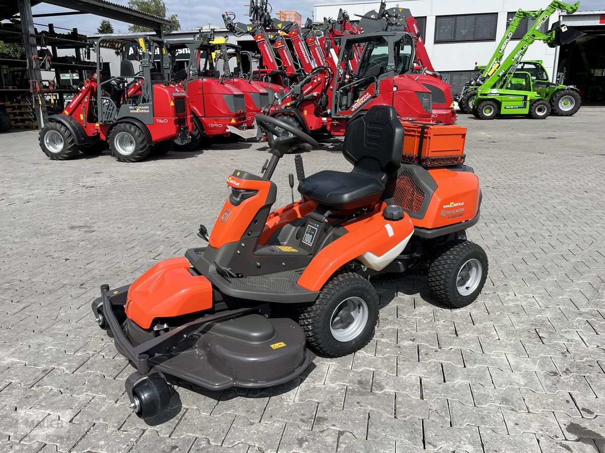 Rasentraktor του τύπου Husqvarna Rider 320X AWD mit Mähdeck & Schneeschild, Neumaschine σε Burgkirchen (Φωτογραφία 4)