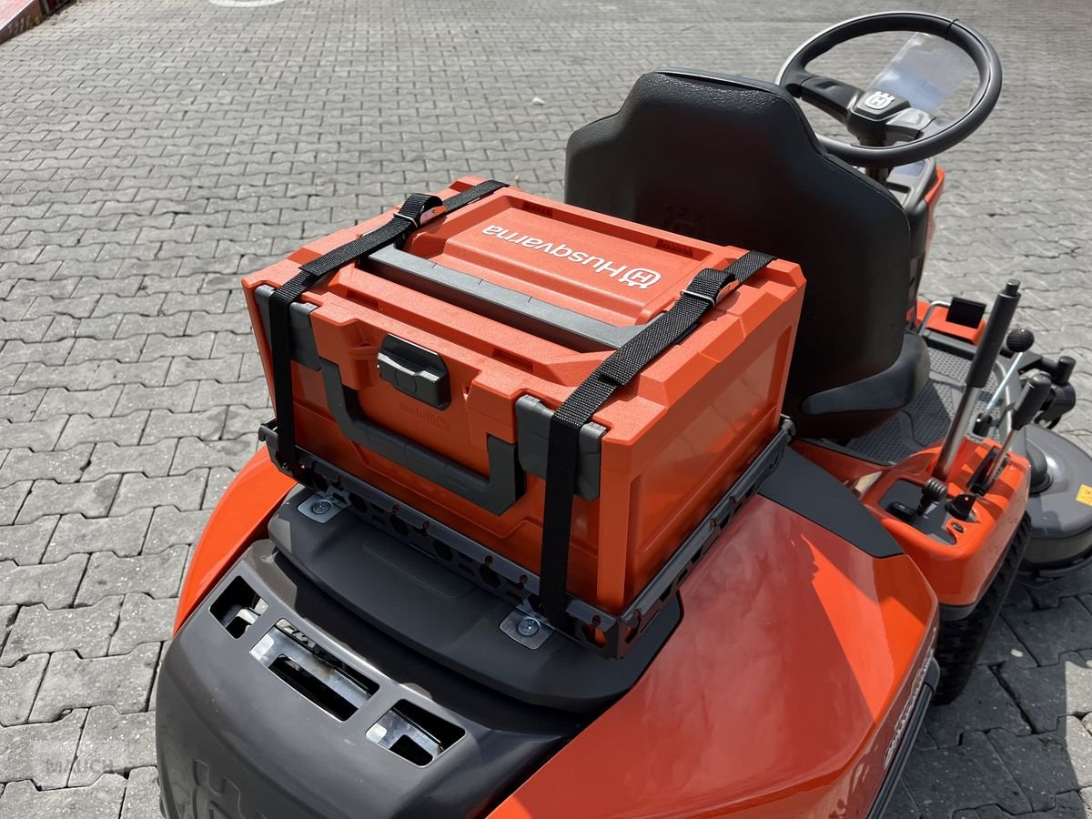 Rasentraktor του τύπου Husqvarna Rider 320X AWD mit Mähdeck & Schneeschild, Neumaschine σε Burgkirchen (Φωτογραφία 10)