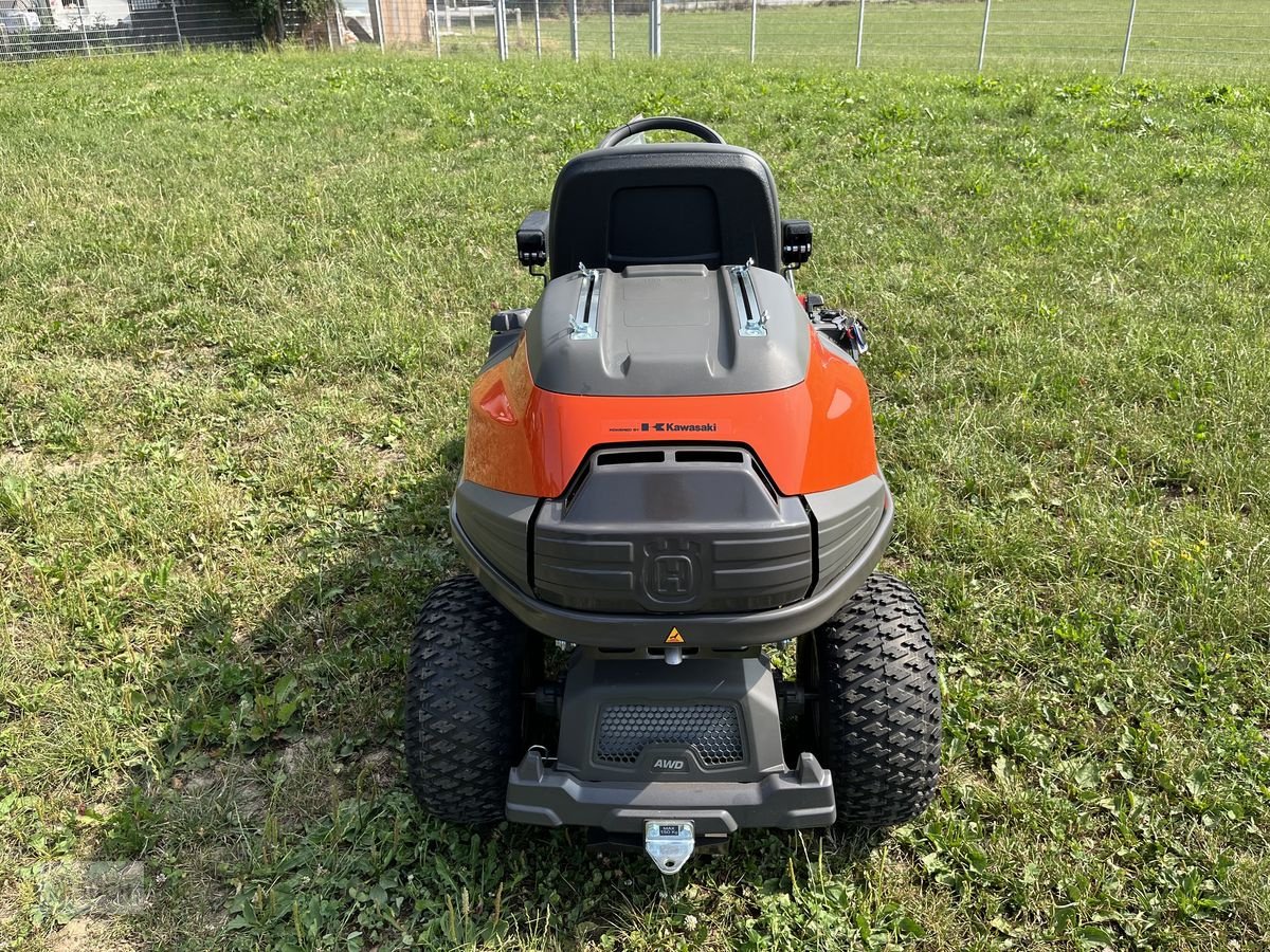 Rasentraktor типа Husqvarna Rider 418TsX AWD 112cm & Schneeschild, Neumaschine в Burgkirchen (Фотография 14)