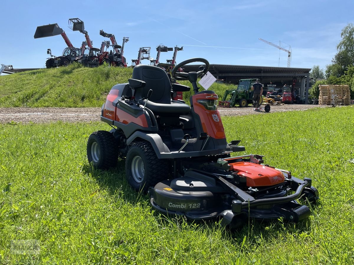 Rasentraktor van het type Husqvarna Rider 420 TsX AWD inkl. Mähdeck, Neumaschine in Burgkirchen (Foto 15)