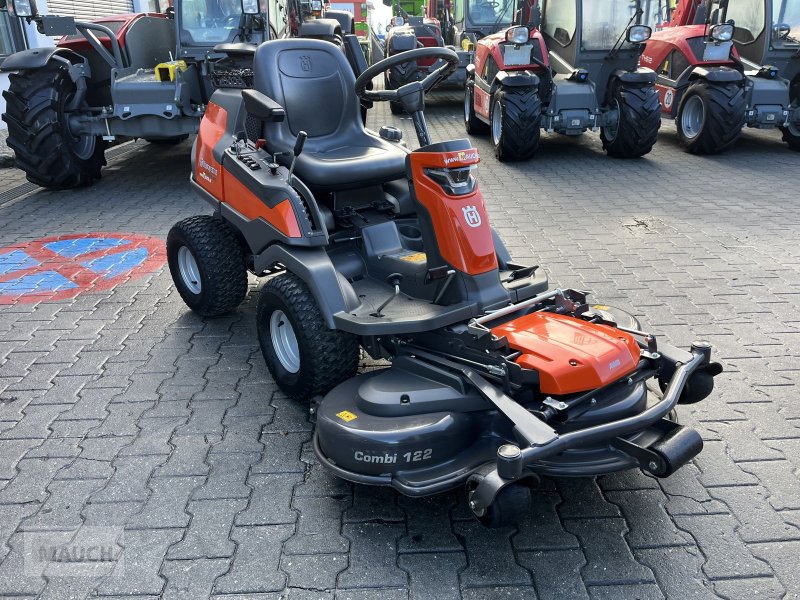 Rasentraktor du type Husqvarna Rider 420TsX AWD mit 122cm Mähdeck, 37h, Gebrauchtmaschine en Burgkirchen (Photo 1)