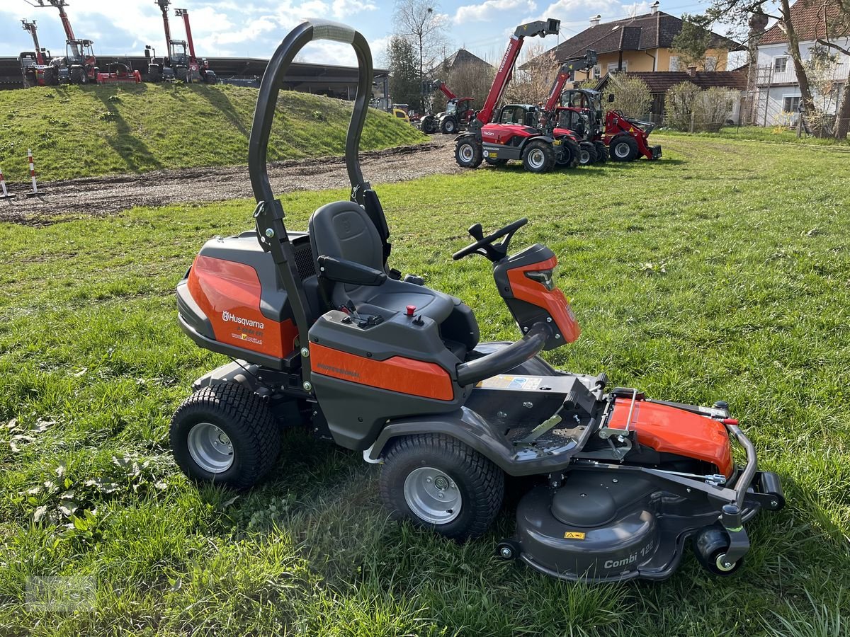 Rasentraktor des Typs Husqvarna Rider 524 X EFI mit Mähdeck + 1500€ Akkugeräte K, Neumaschine in Burgkirchen (Bild 23)