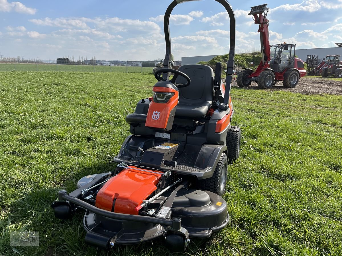 Rasentraktor of the type Husqvarna Rider 524 X EFI mit Mähdeck + 1500€ Akkugeräte K, Neumaschine in Burgkirchen (Picture 26)