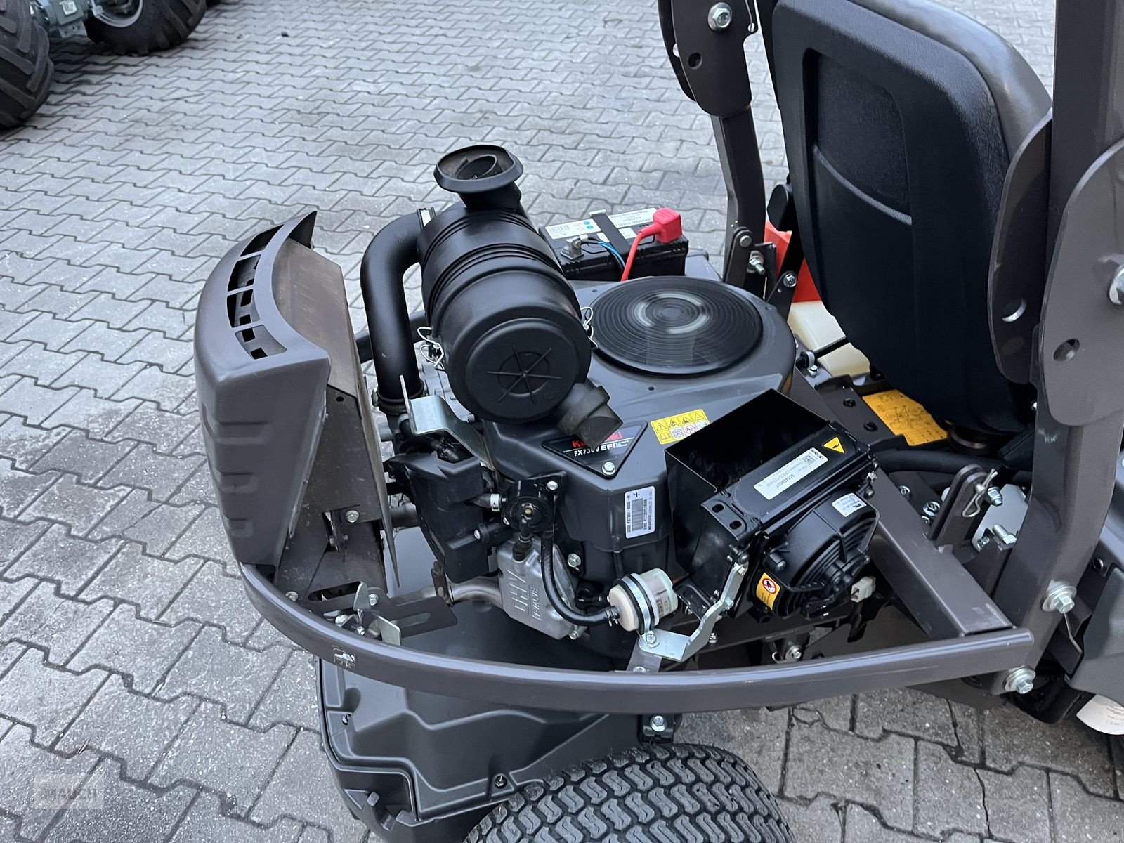 Rasentraktor des Typs Husqvarna Rider P 524 EFI AWD mit 122cm, Gebrauchtmaschine in Burgkirchen (Bild 20)